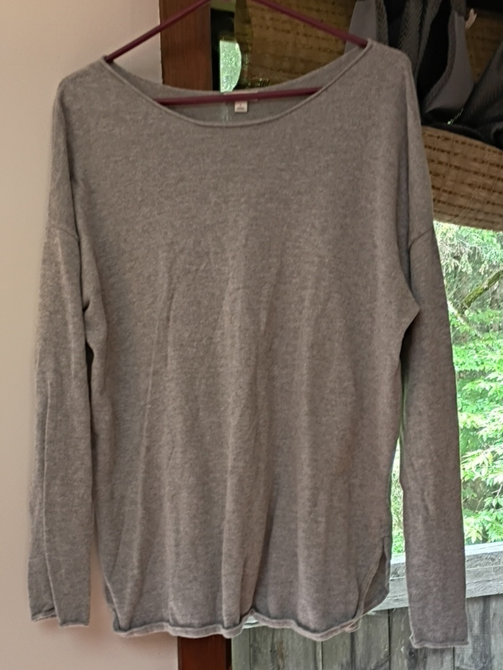 GAP Women’s Lightweight Long-Sleeve Crewneck Top - Gray